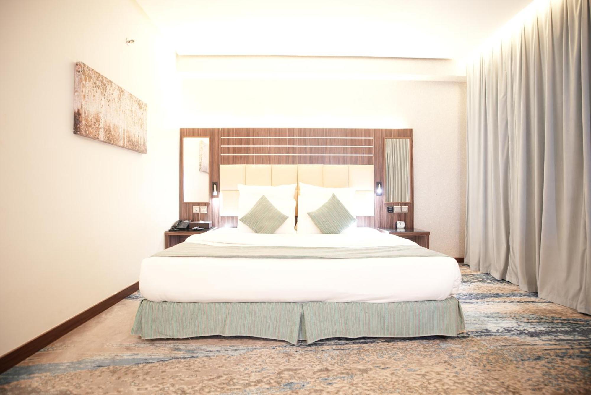 White Diamond Hotel Sari Dzsidda Kültér fotó